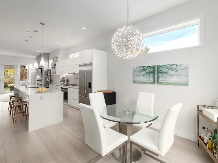 220 E 40th Avenue, Vancouver, BC, V5W 1L8 - 2