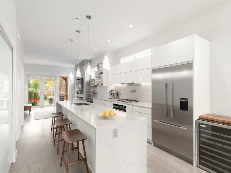 220 E 40th Avenue, Vancouver, BC, V5W 1L8
