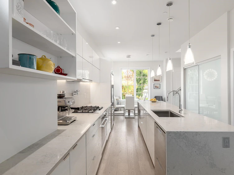 220 E 40th Avenue, Vancouver, BC, V5W 1L8 - 9