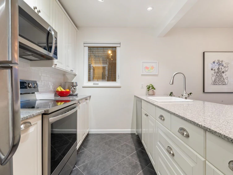 103 W 15th Avenue, Vancouver, BC, V5Y 1X8 - 9