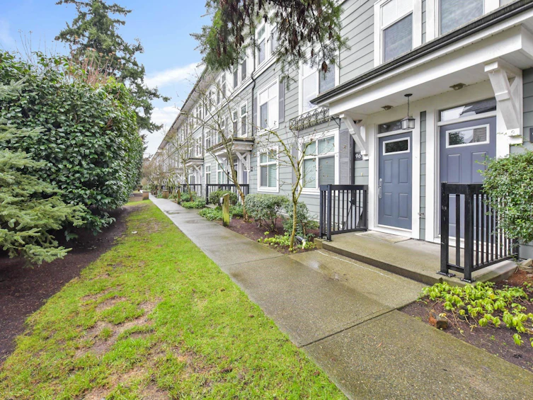 93-15833 26 Avenue, Surrey, BC, V4Z 2B3