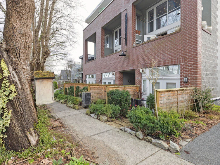 307-980 W 22nd Avenue, Vancouver, BC, V5Z 2A1