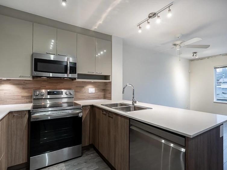 309-210 Lebleu Street, Coquitlam, BC, V3K 4L6 - 17