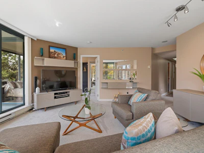 203-13353 108 Avenue - 3