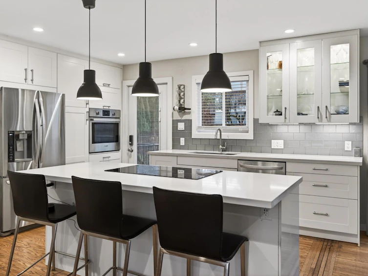 2568 Carnation Street, North Vancouver, BC, V7H 1H5 - 9