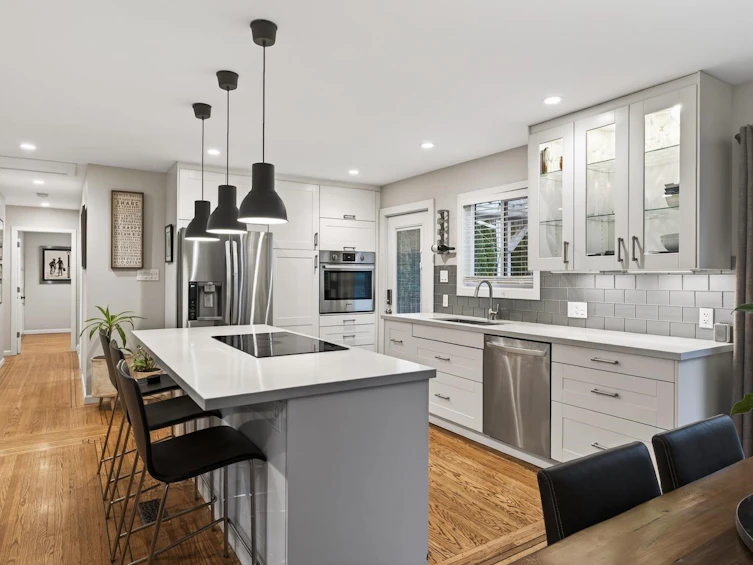 2568 Carnation Street, North Vancouver, BC, V7H 1H5 - 8