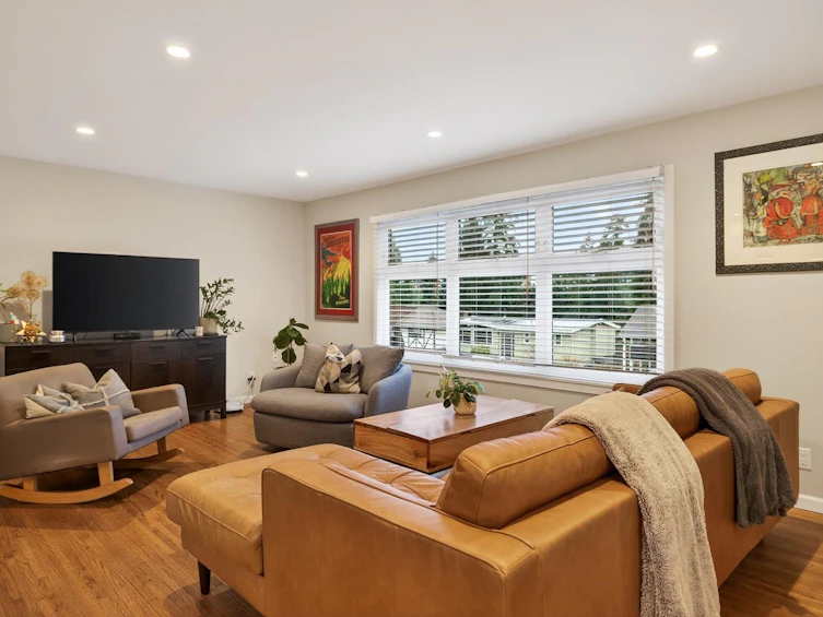 2568 Carnation Street, North Vancouver, BC, V7H 1H5 - 2