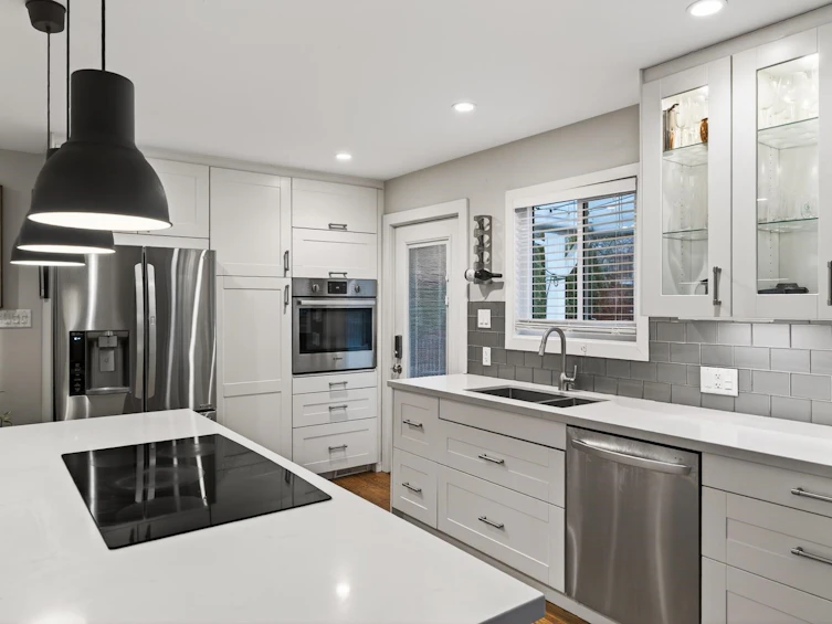 2568 Carnation Street, North Vancouver, BC, V7H 1H5 - 11