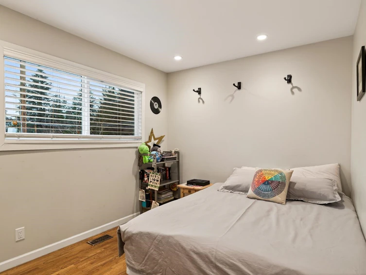 2568 Carnation Street, North Vancouver, BC, V7H 1H5 - 15