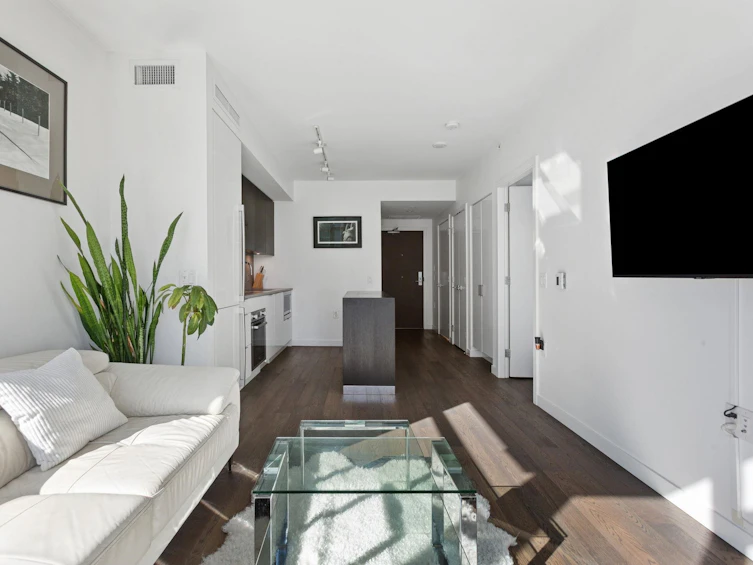 609-1688 Pullman Porter Street, Vancouver, BC, V6A 0H4 - 5