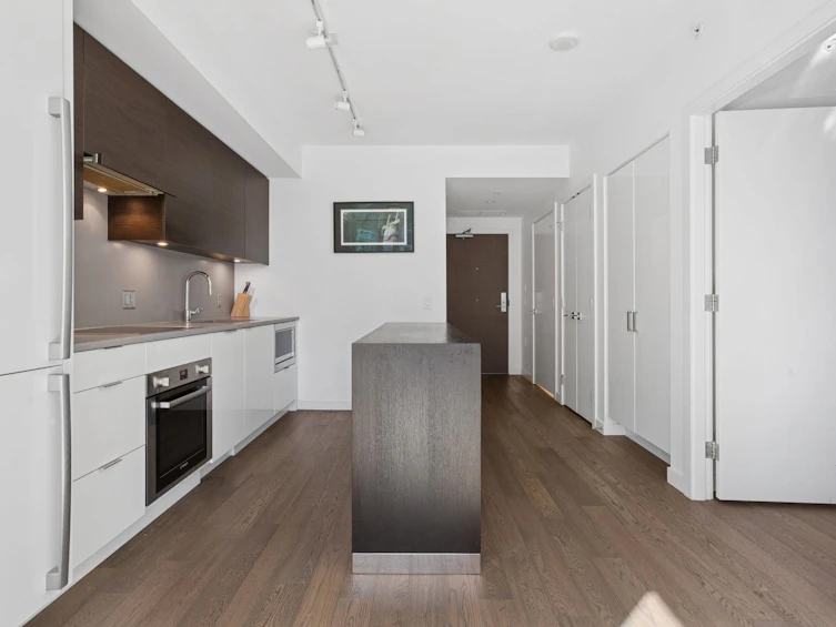 609-1688 Pullman Porter Street, Vancouver, BC, V6A 0H4 - 9