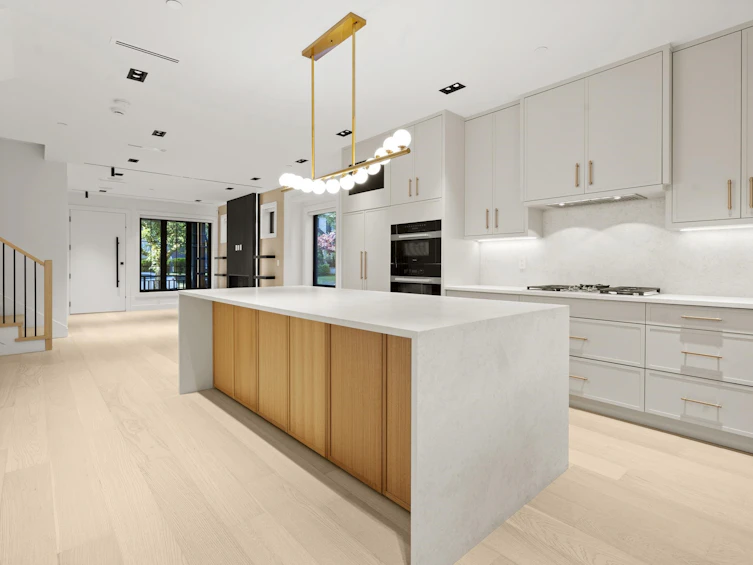 3218 W 39th Avenue, Vancouver, BC, V6N 2Z9 - 4