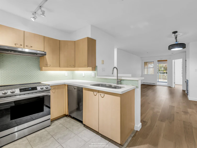 207-1990 Dunbar Street, Vancouver, BC, V6R 3M3 - 17