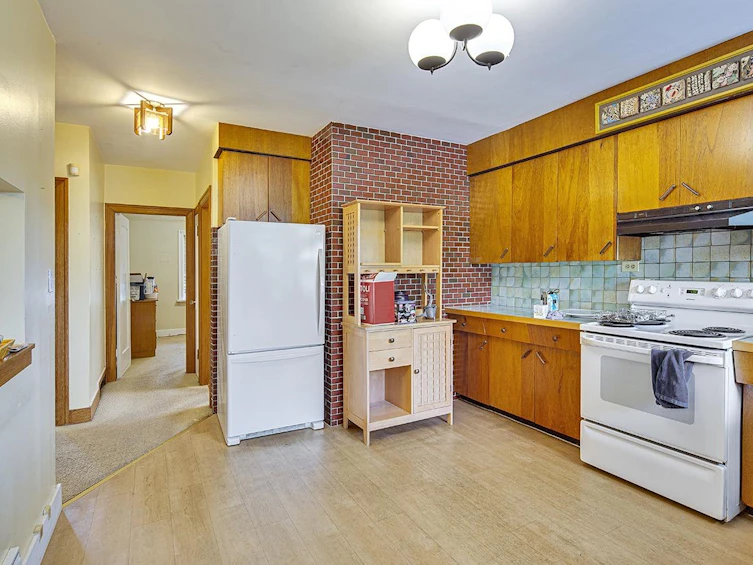 96 W 40th Avenue, Vancouver, BC, V5Y 2R1 - 4
