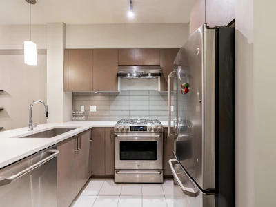 703-10033 River Drive - 5