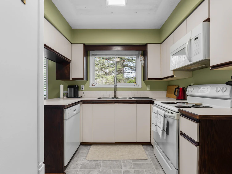 16184 20 Avenue, Surrey, BC, V3Z 9M8 - 17