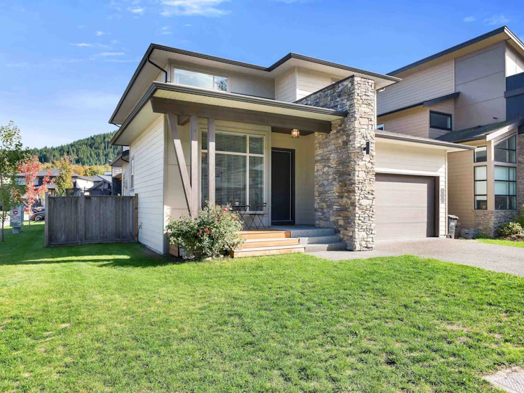 39262 Falcon Crescent, Squamish, BC, V8B 0V8