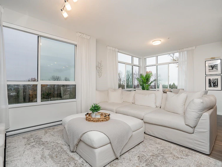 401-6438 Byrnepark Drive, Burnaby, BC, V3N 0J1