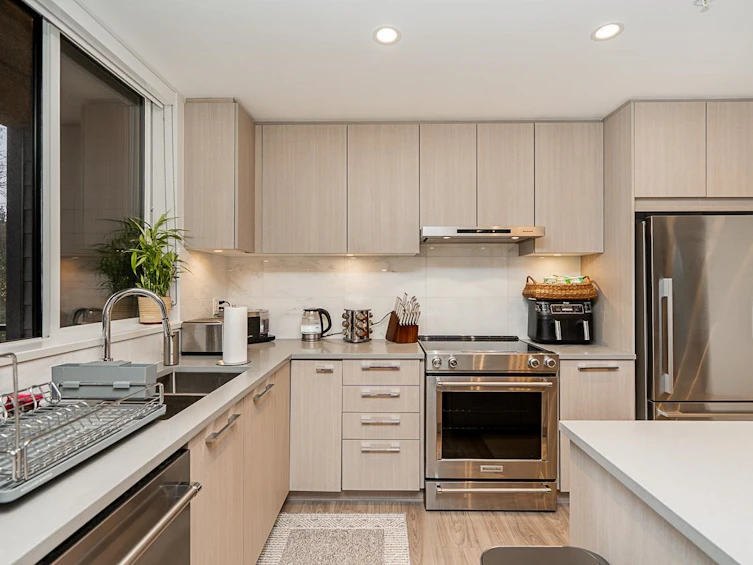 401-6438 Byrnepark Drive, Burnaby, BC, V3N 0J1 - 7