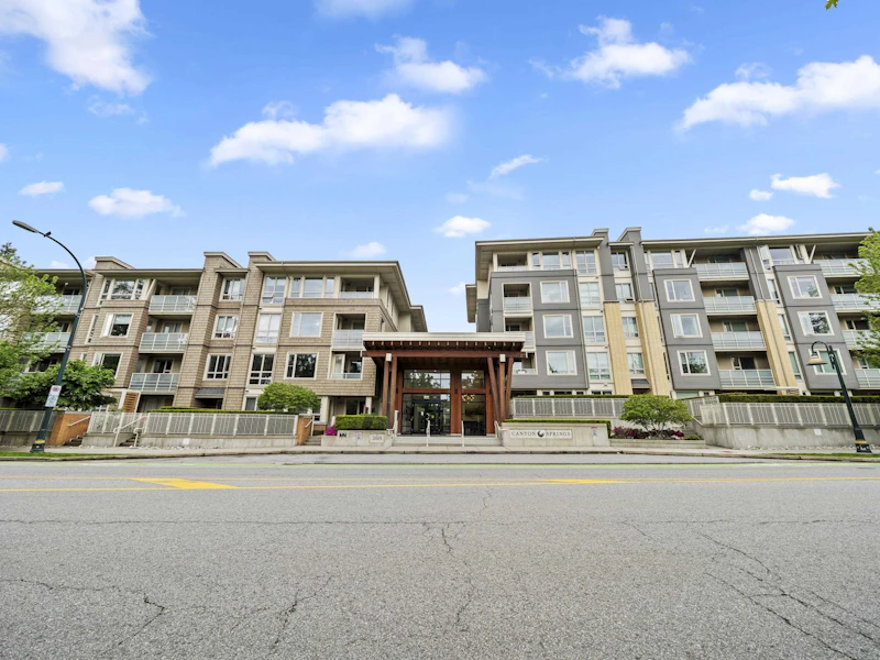 101 - 2665 Mountain Highway, North Vancouver BC