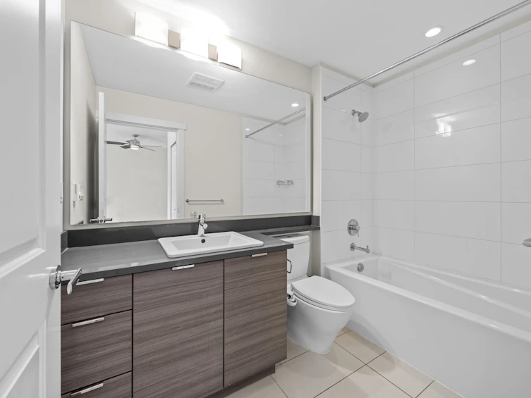 101-2665 Mountain Highway, North Vancouver, BC, V7J 0A8 - 7