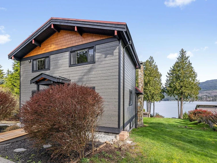 6176 Gale Avenue, Sechelt, BC, V7Z 0L5 - 6