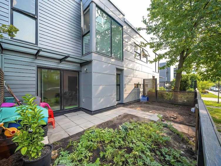 3-488 Jackson Avenue, Vancouver, BC, V6A 3B5 - 2