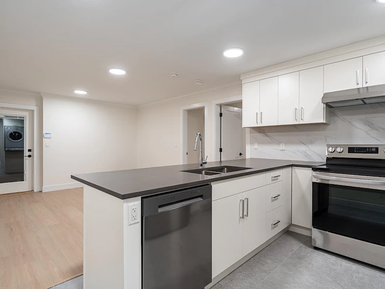 2-8667 Armstrong Avenue, Burnaby, BC, V3N 2H4 - 36