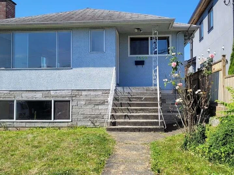 7669 Burgess Street, Burnaby BC V3N 3J1