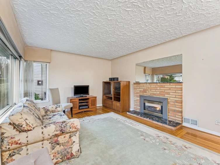 419 E 17th Street, North Vancouver, BC, V7L 2W3 - 3