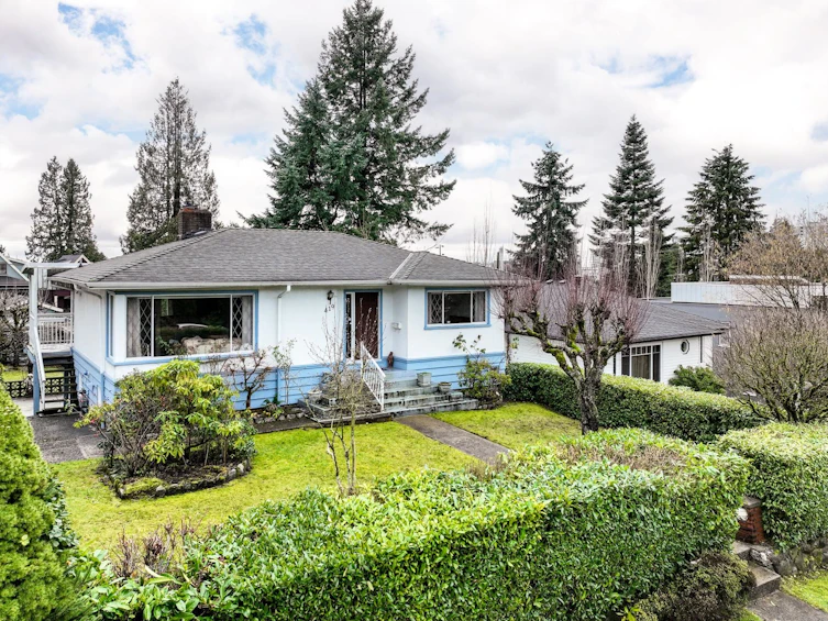 419 E 17th Street, North Vancouver, BC, V7L 2W3 - 2