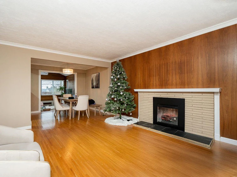 6560 Winch Street, Burnaby, BC, V5B 2L6 - 5