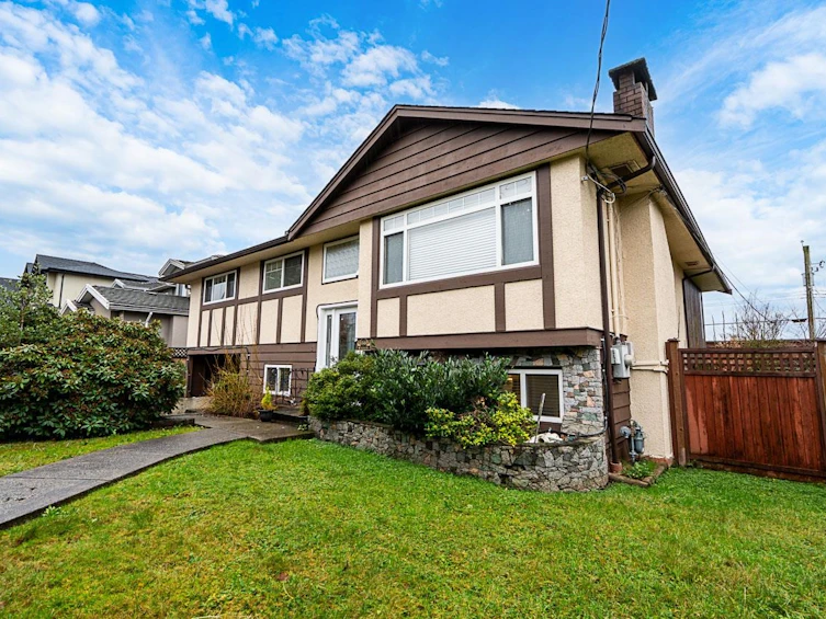 6560 Winch Street, Burnaby, BC, V5B 2L6 - 16