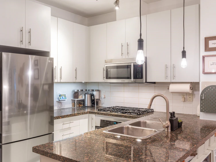 315-3551 Foster Avenue, Vancouver, BC, V5R 0A1 - 7