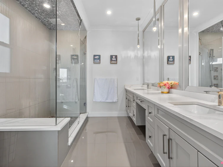 14902 35a Avenue, Surrey, BC, V3Z 0N1 - 32