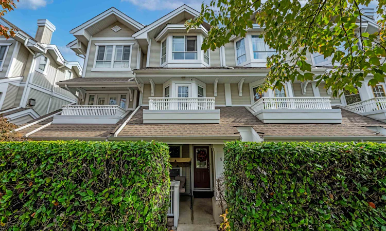 5-22000 Sharpe Avenue
