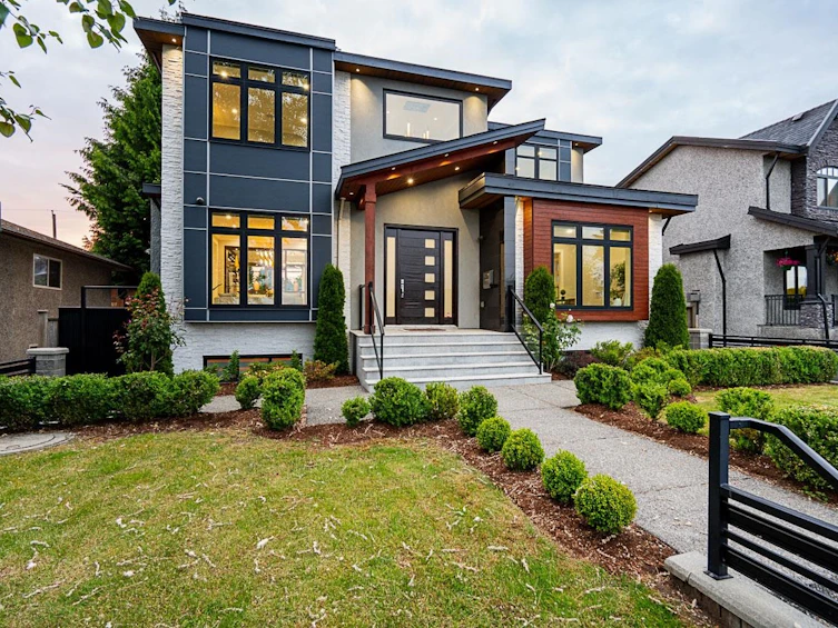 8433 10th Avenue, Burnaby, BC, V3N 2S7 - 3