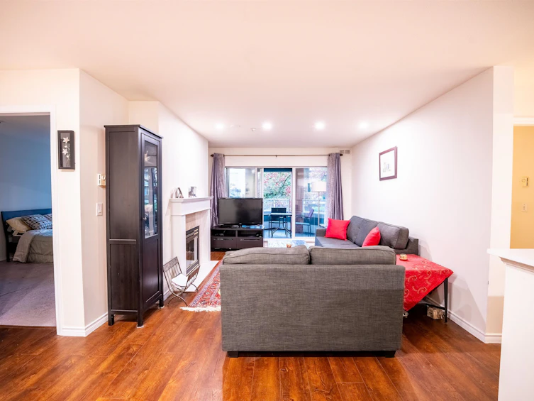 207-128 W 8th Street, North Vancouver, BC, V7M 3M1 - 4
