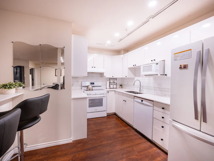 207-128 W 8th Street, North Vancouver, BC, V7M 3M1 - 7