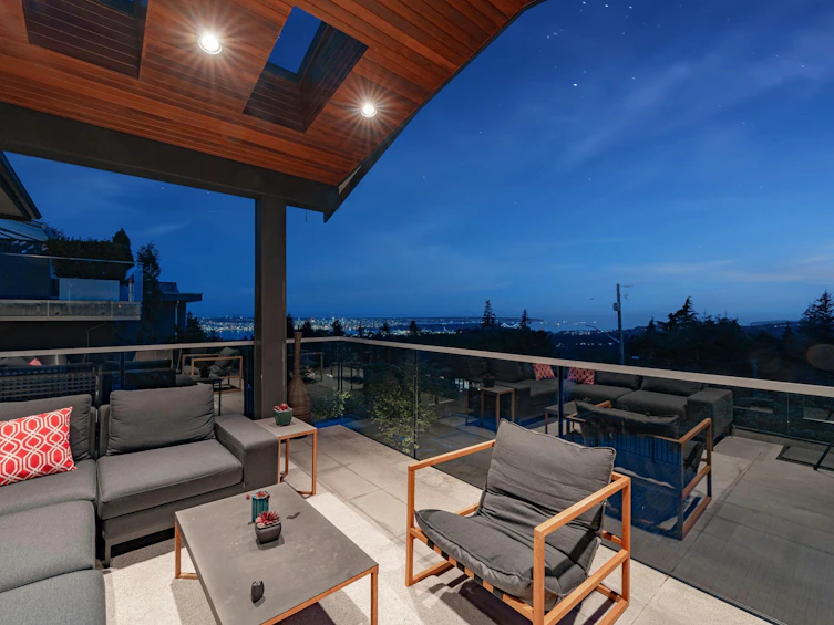 4061 St. Pauls Avenue, North Vancouver, BC, V7N 1T4 - 8