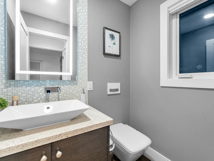 4061 St. Pauls Avenue, North Vancouver, BC, V7N 1T4 - 16