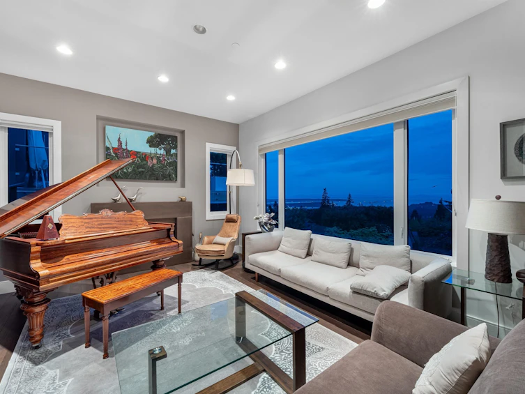 4061 St. Pauls Avenue, North Vancouver, BC, V7N 1T4 - 5