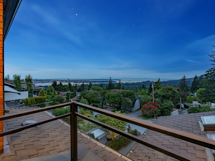 4061 St. Pauls Avenue, North Vancouver, BC, V7N 1T4 - 31