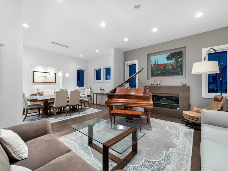 4061 St. Pauls Avenue, North Vancouver, BC, V7N 1T4 - 7