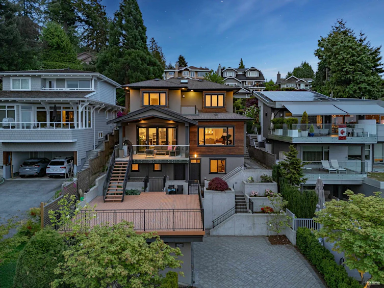 4061 St. Pauls Avenue, North Vancouver, BC, V7N 1T4 - 37