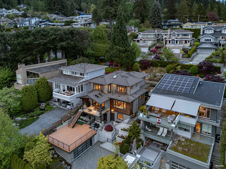 4061 St. Pauls Avenue, North Vancouver, BC, V7N 1T4 - 40