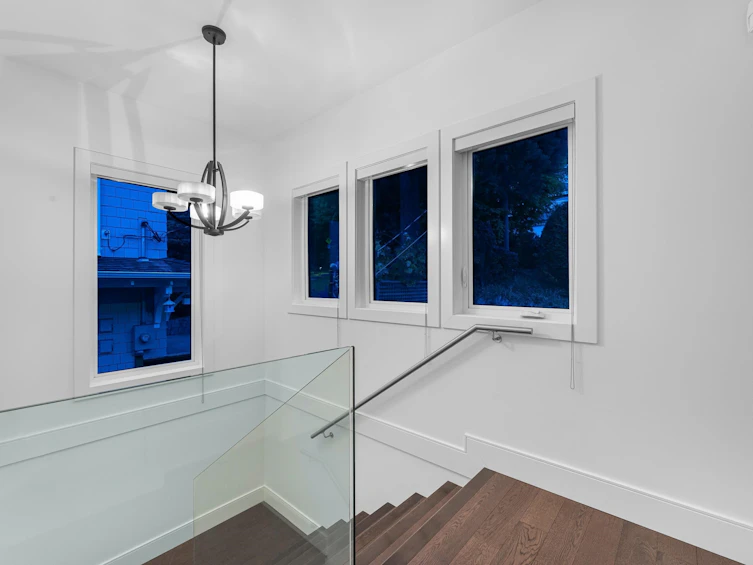 4061 St. Pauls Avenue, North Vancouver, BC, V7N 1T4 - 26