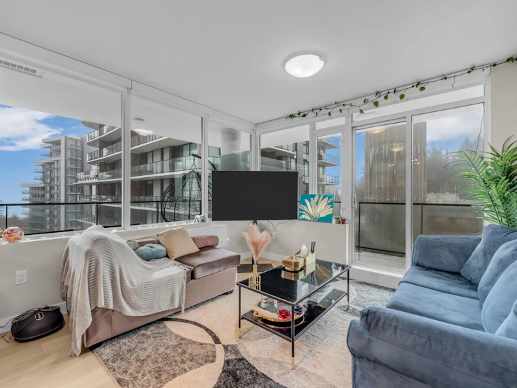 702-8725 University Crescent, Burnaby, BC, V5A 4Y8