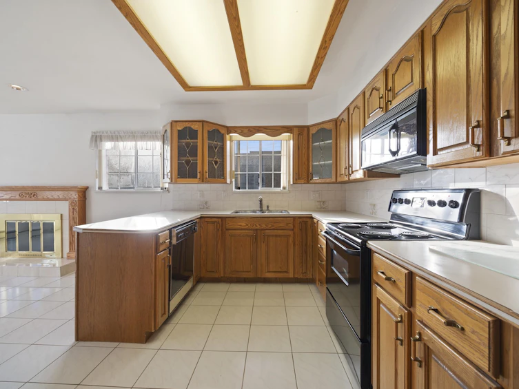 6796 Waltham Avenue, Burnaby, BC, V5H 3V8 - 11