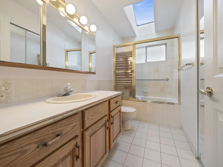 6796 Waltham Avenue, Burnaby, BC, V5H 3V8 - 22